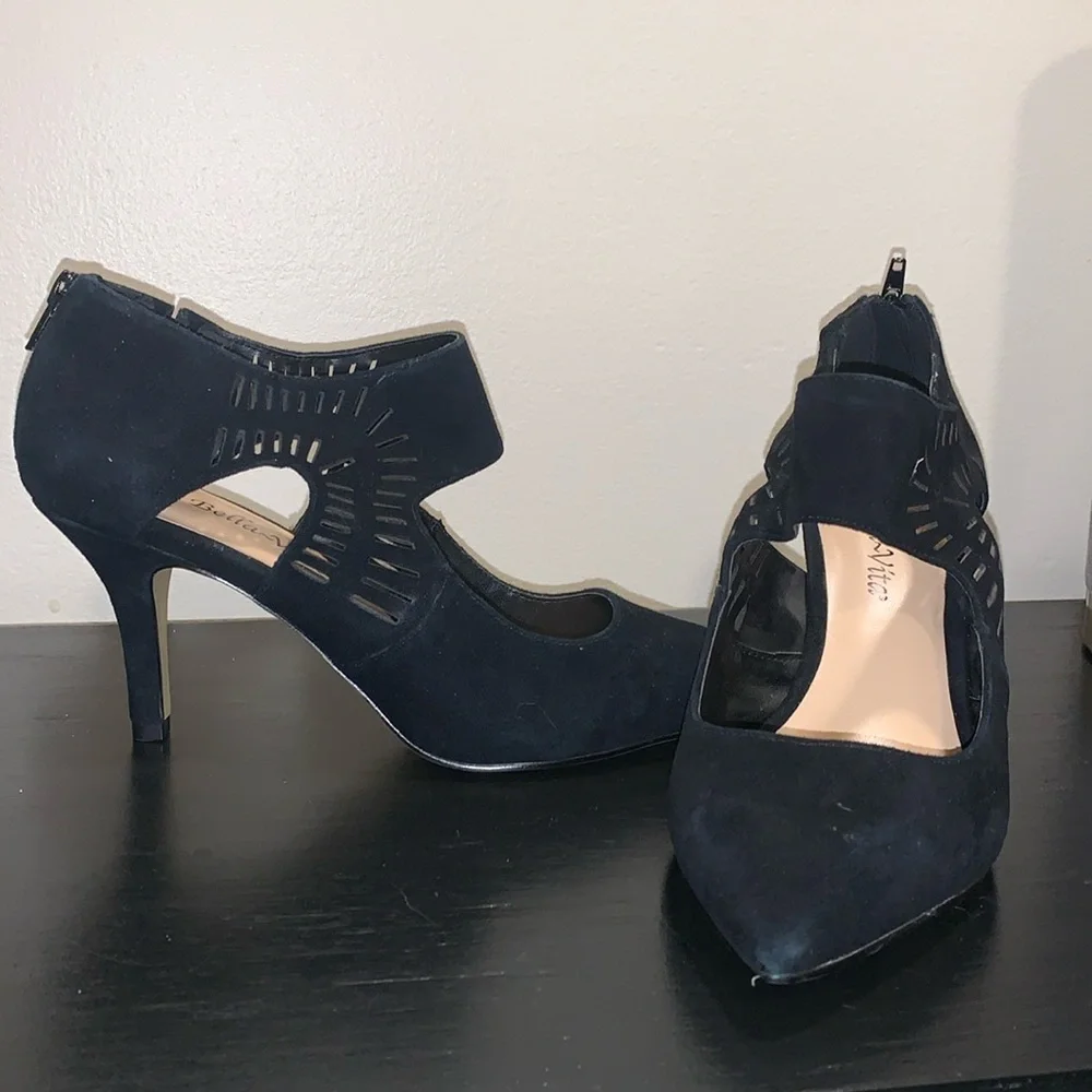 Bella Vita Dani dress shootie with cutouts womens Pump. Size 9 Wide.